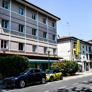 维也纳酒店 酒店 马格拉